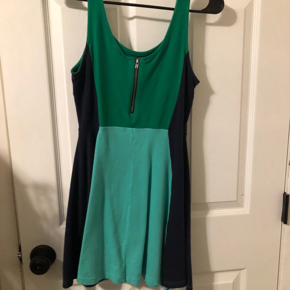 Dress - Picture 2 of 2